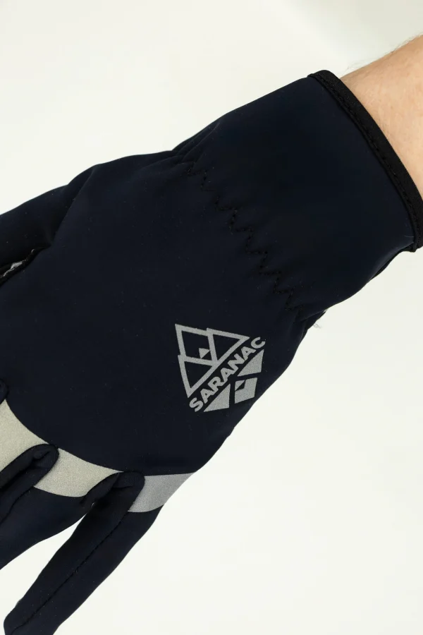 Polar Span Glove wrist